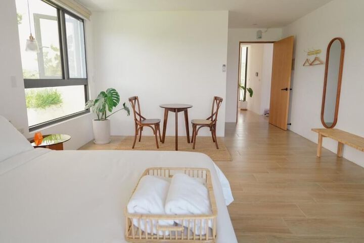 Room 5 of 20
