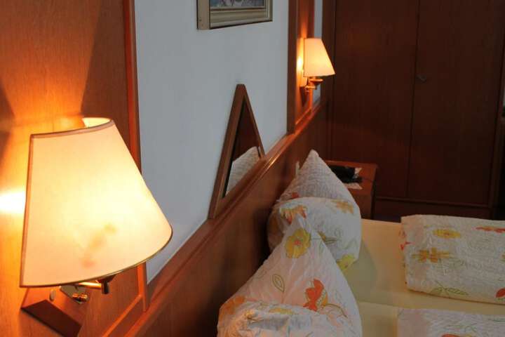 Room 21 of 53