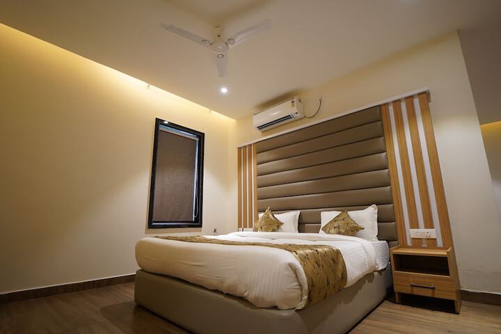 Room 21 of 49
