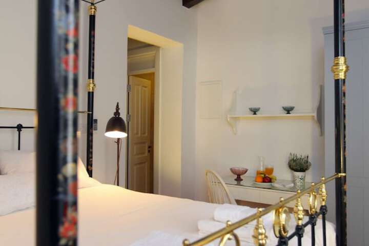Room 9 of 75