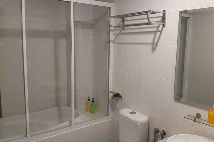 Room 8 of 18