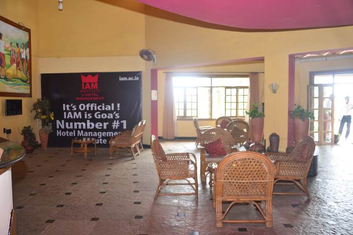 Hotel Interior 4 of 120