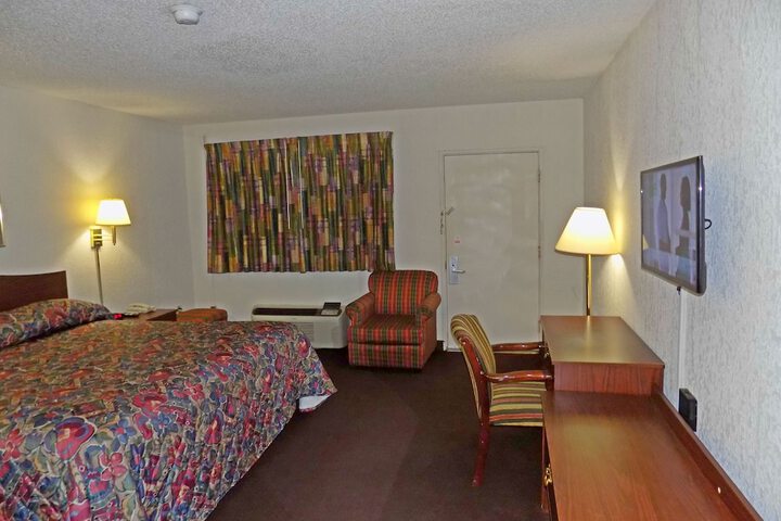 Room 13 of 26