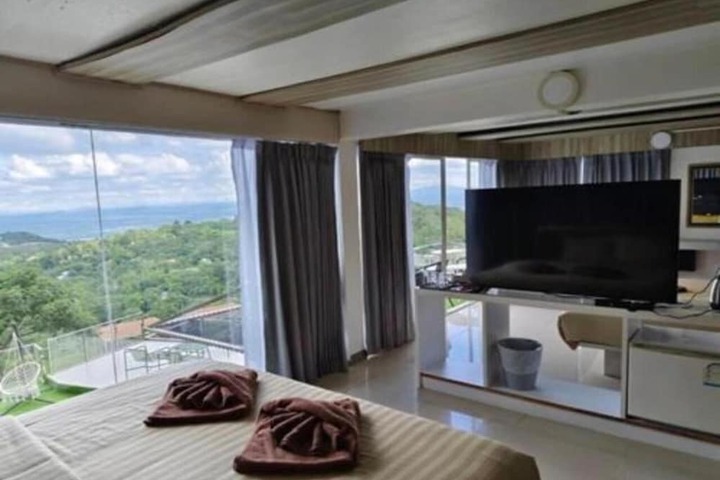 Room 26 of 53
