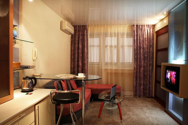 Room 9 of 35