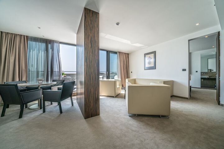 Room 8 of 50