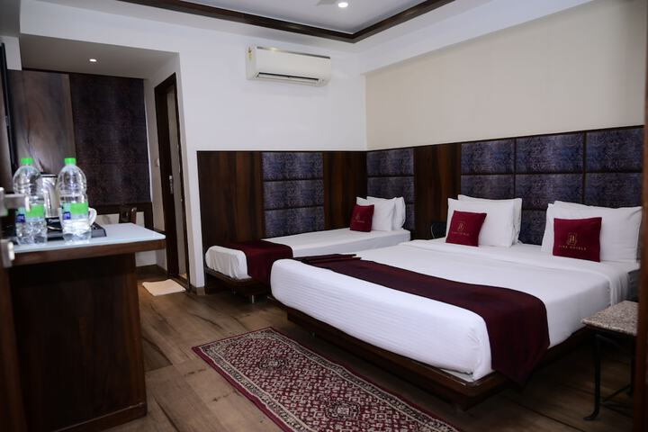 Room 6 of 31