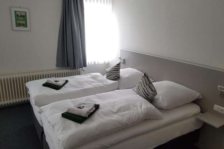Room 12 of 46