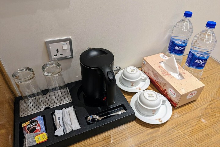 Breakfast/Coffee Service 8 of 16