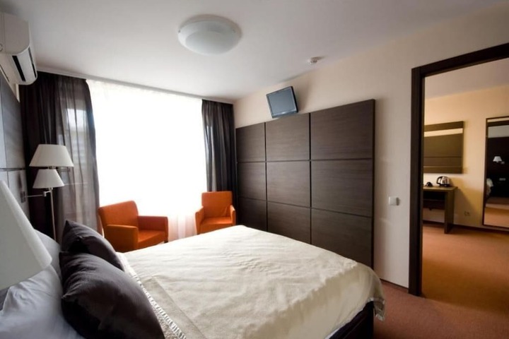 Room 18 of 64
