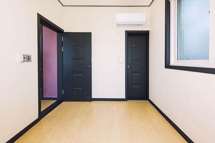 Room 16 of 51