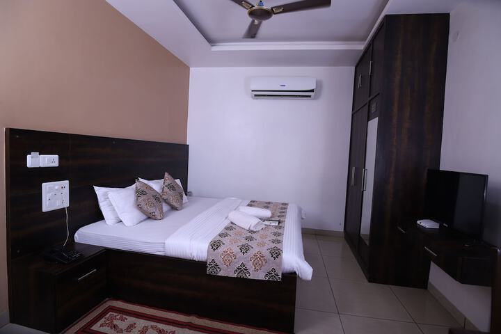 Room 5 of 46