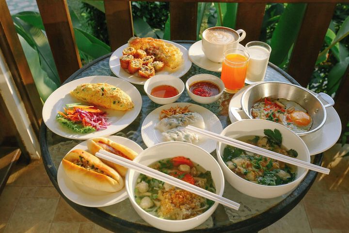 Dining 62 of 79
