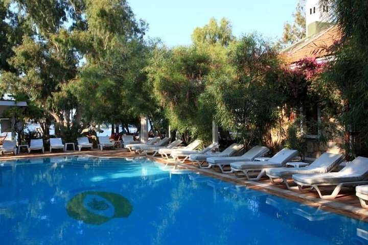Pool Hotel