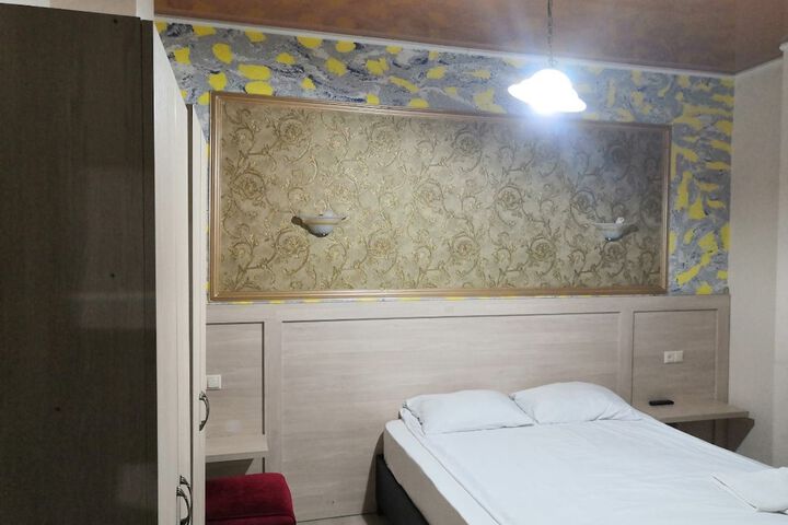 Room 15 of 63