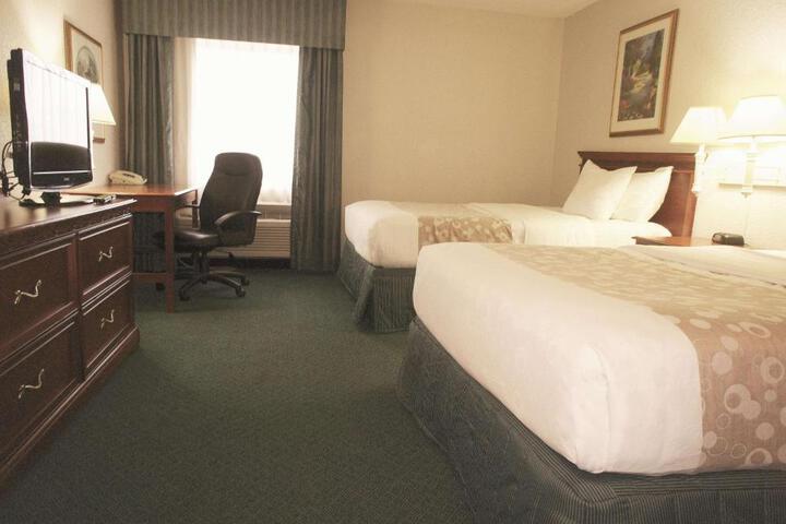1 Double Bed Mobility Accessible (13 of 16)