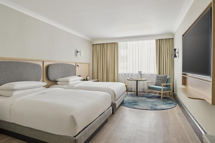 Room 43 of 107