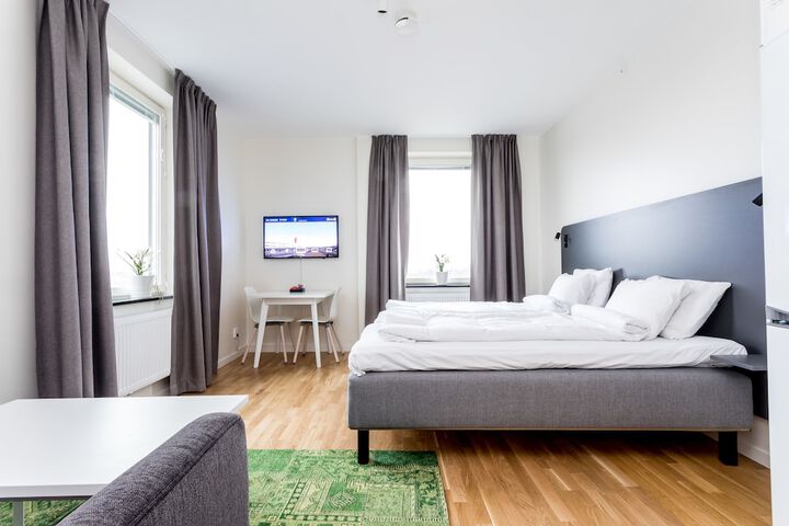 Room 9 of 37