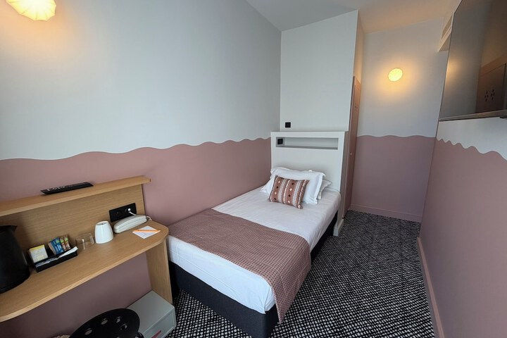 Room 37 of 69