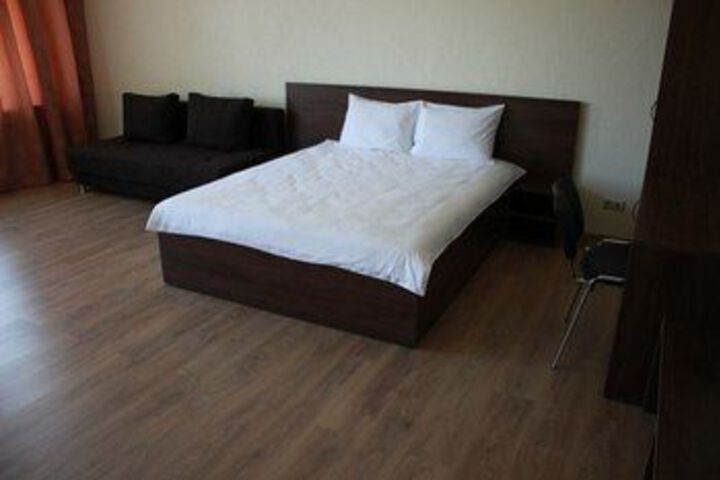 Room 5 of 13