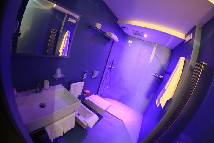 Room 55 of 92