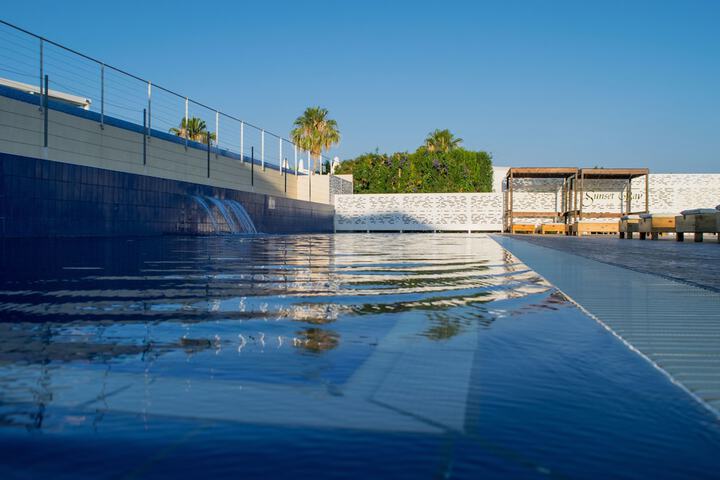 Hotel Pool