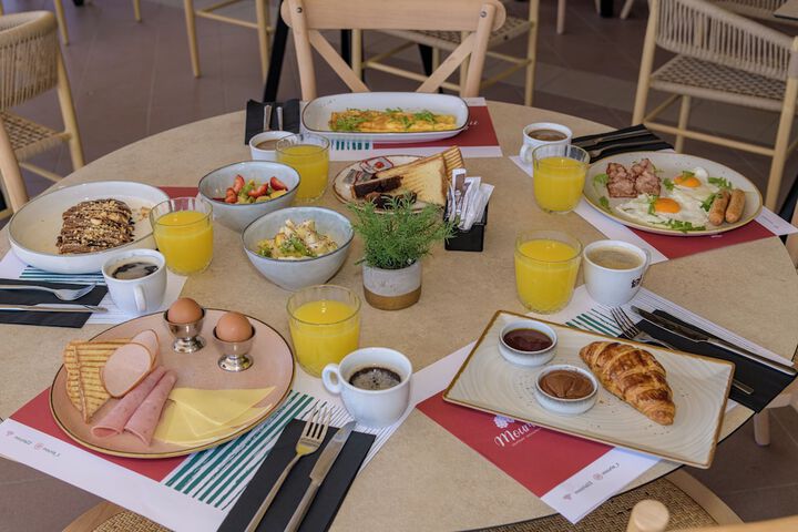 Breakfast/Coffee Service 83 of 89