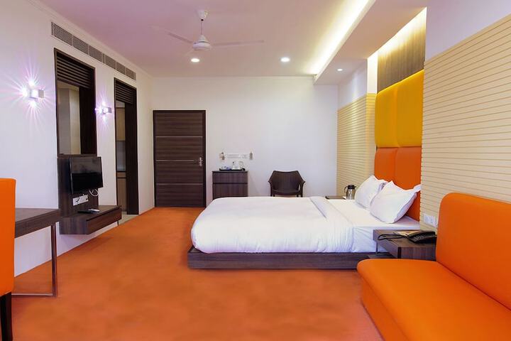 Room 14 of 19