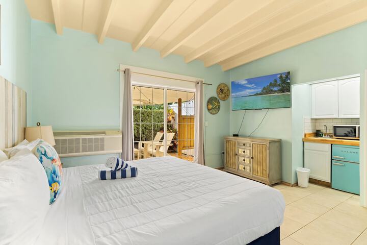 Room 4 of 7