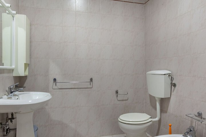 Room 56 of 189
