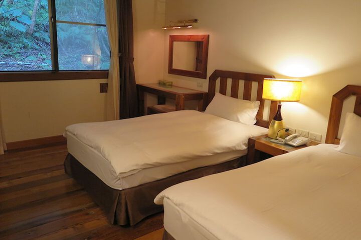 Room 4 of 38
