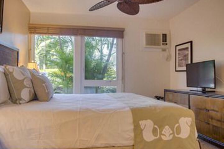Room 12 of 25