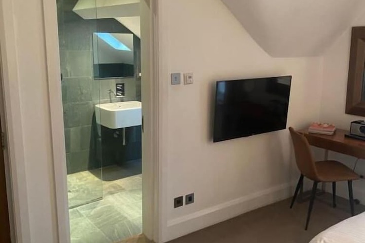 Room 3 of 12