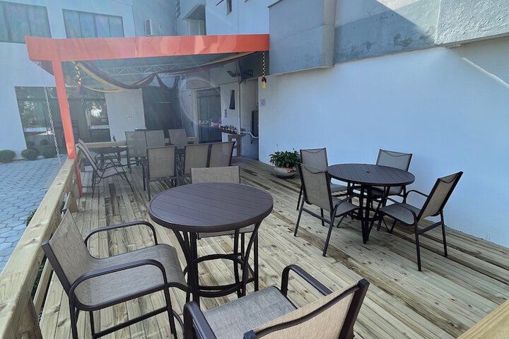 Sundeck 87 of 96