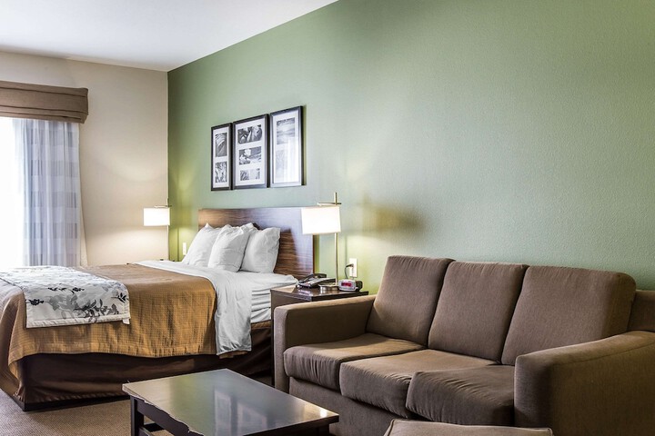 Room 21 of 33