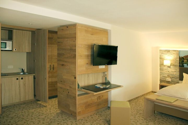Room 8 of 26