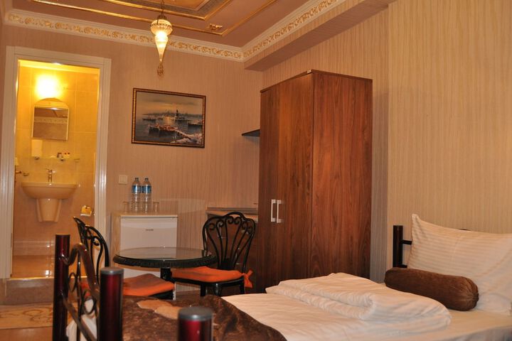 Room 52 of 119
