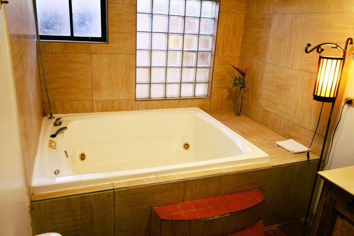 Hot Tub 22 of 79