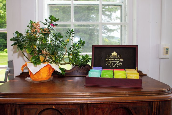 Breakfast/Coffee Service 125 of 142