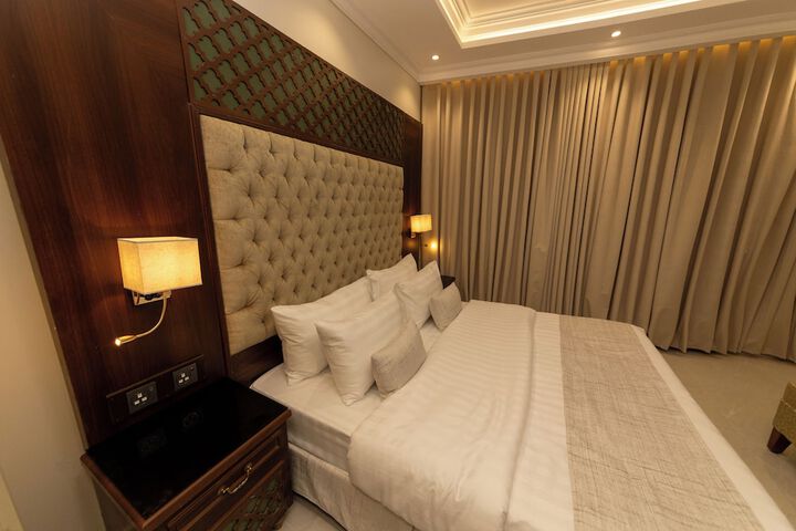 Room 30 of 165