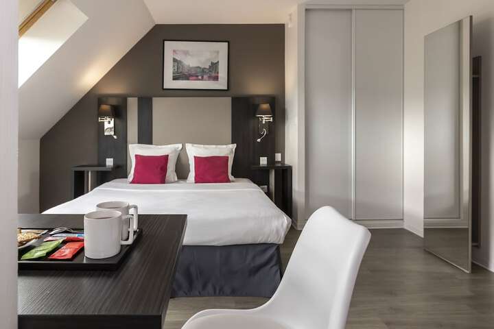 Room 19 of 44