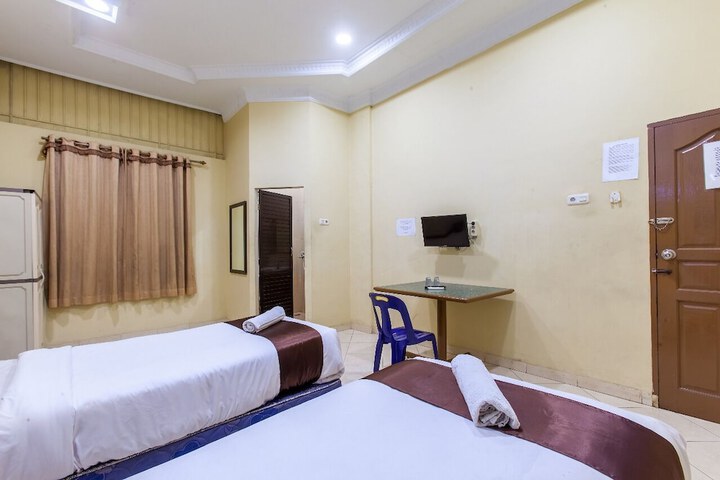 Room 6 of 10