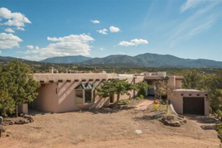 Photo of 4BD La Loma Vista