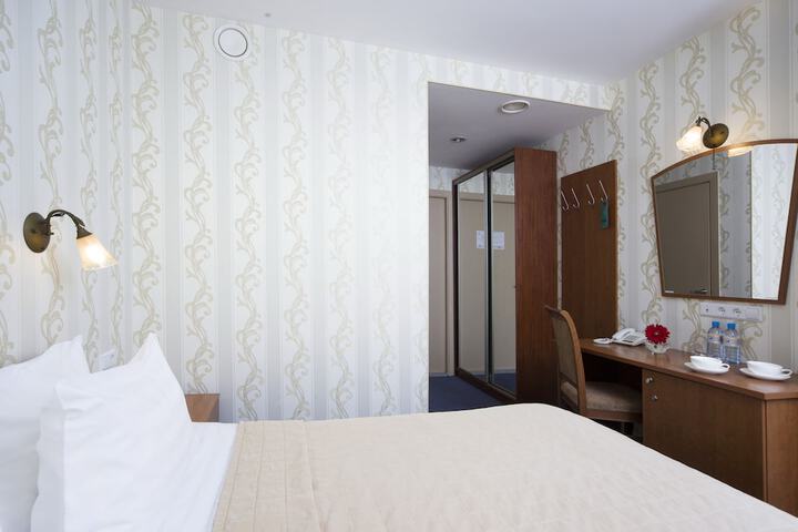 Room 18 of 66