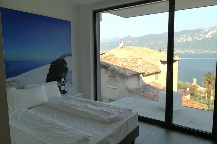 Room 15 of 81