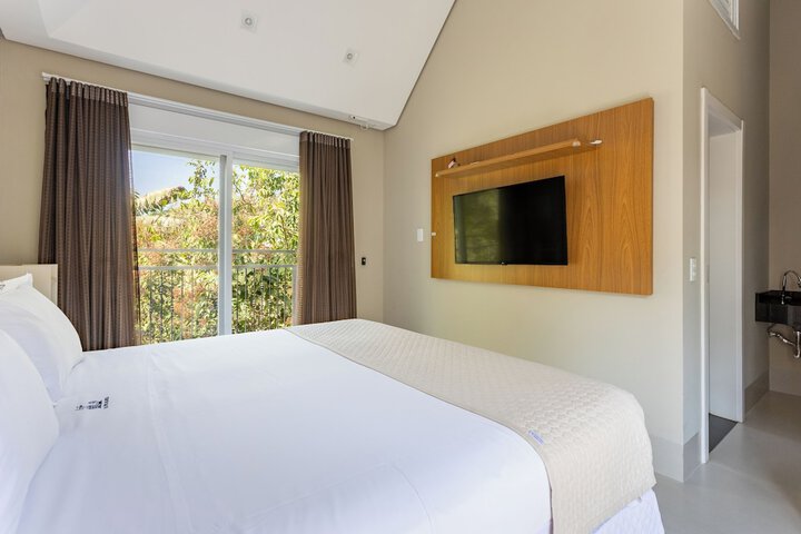 Room 33 of 218