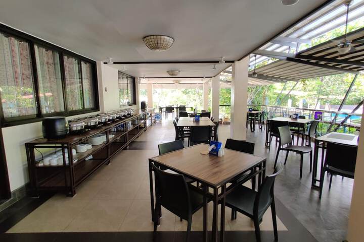 Dining 86 of 112