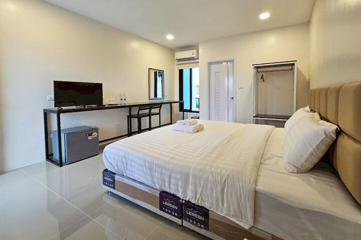 Room 16 of 48