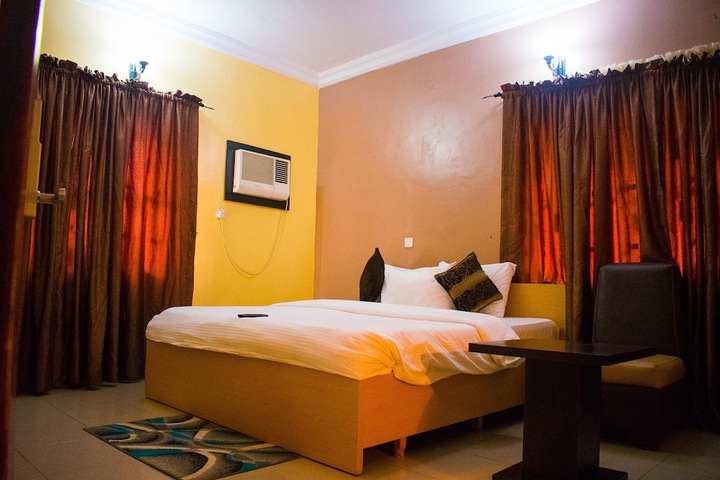 Room 4 of 41