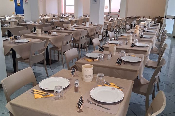 Dining 36 of 80